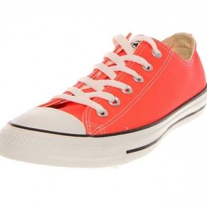 Orange low top converse!